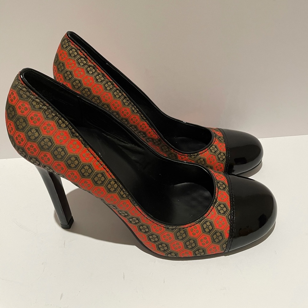 Oh Deer Pattern Heels Size 8.5